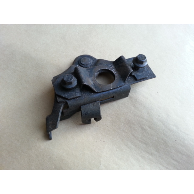 HES215U motorkap sluiting "intern"